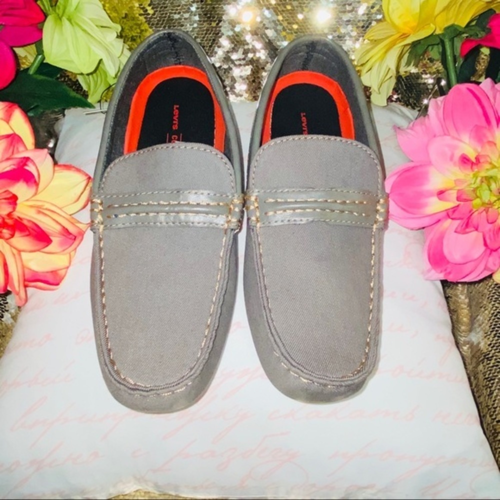 Levi’s comfort loafers 👞